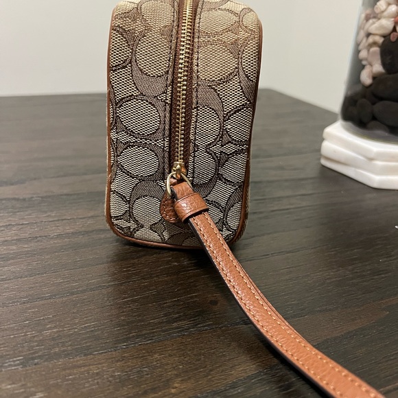 Coach cosmetic bag - Picture 2 of 6